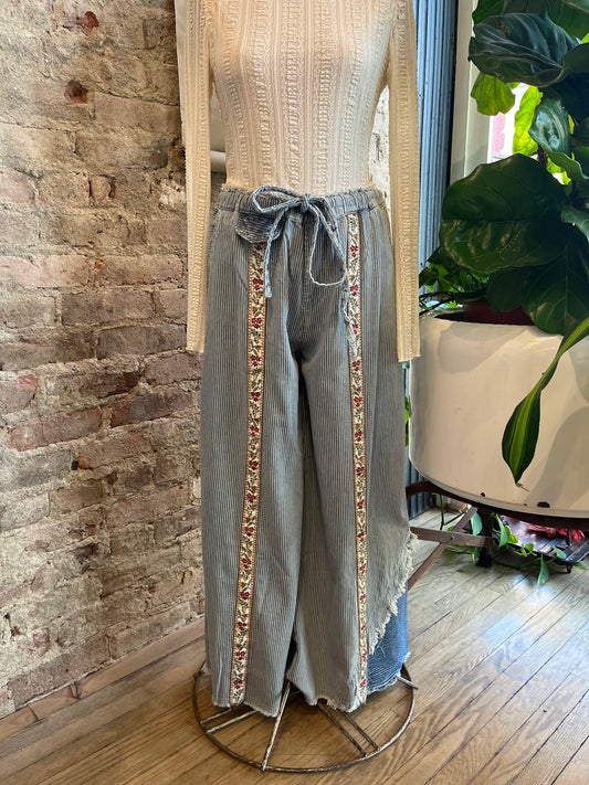 POL Floral Trim Pants