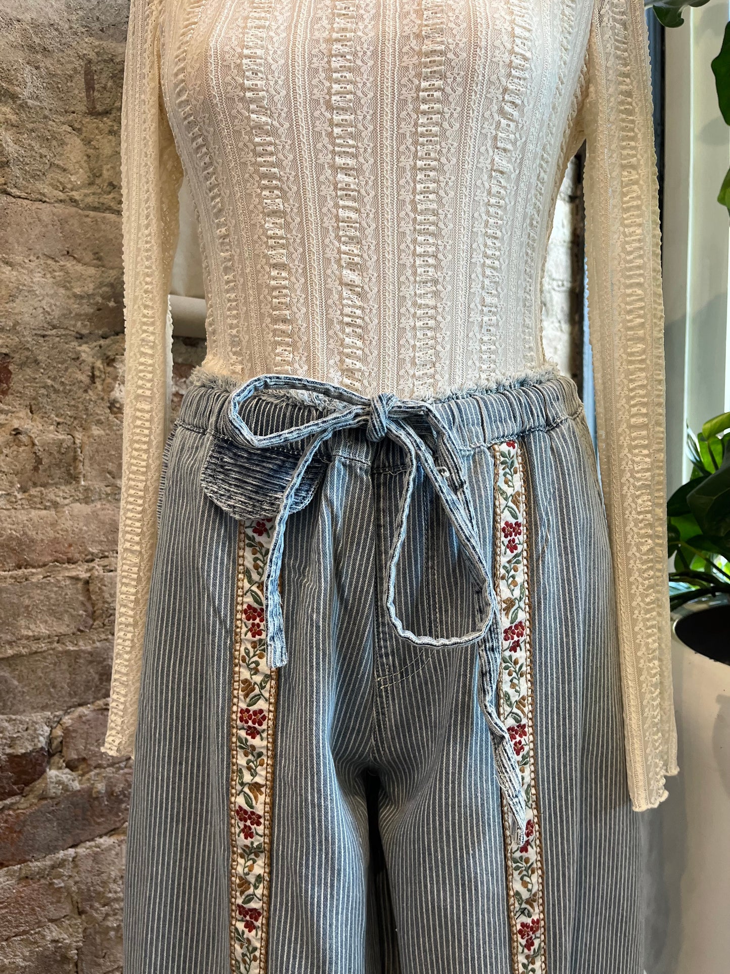 POL Floral Trim Pants