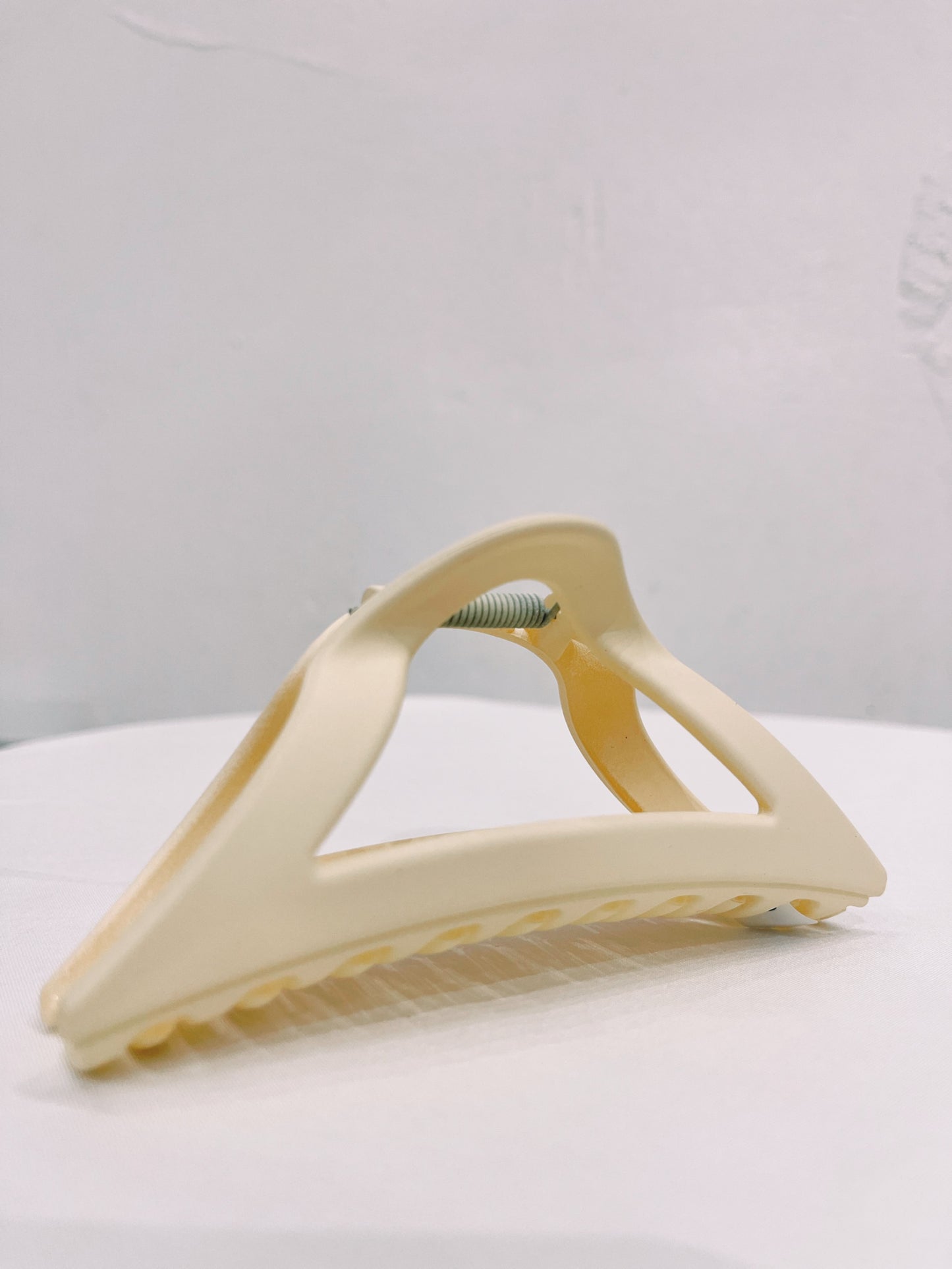 Curved Triangle Hair Clip