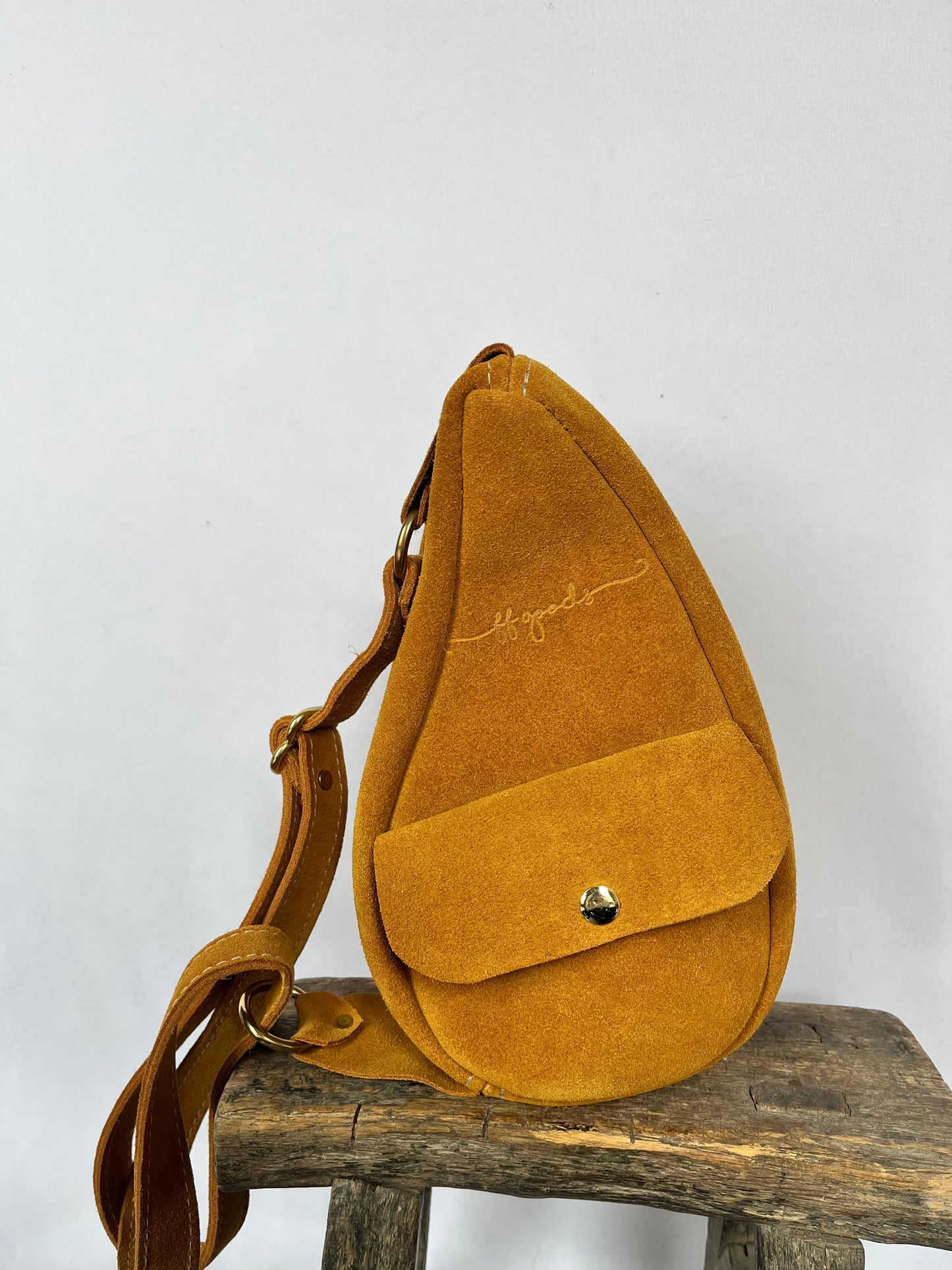 Finns Fickle Goods Sling Bag