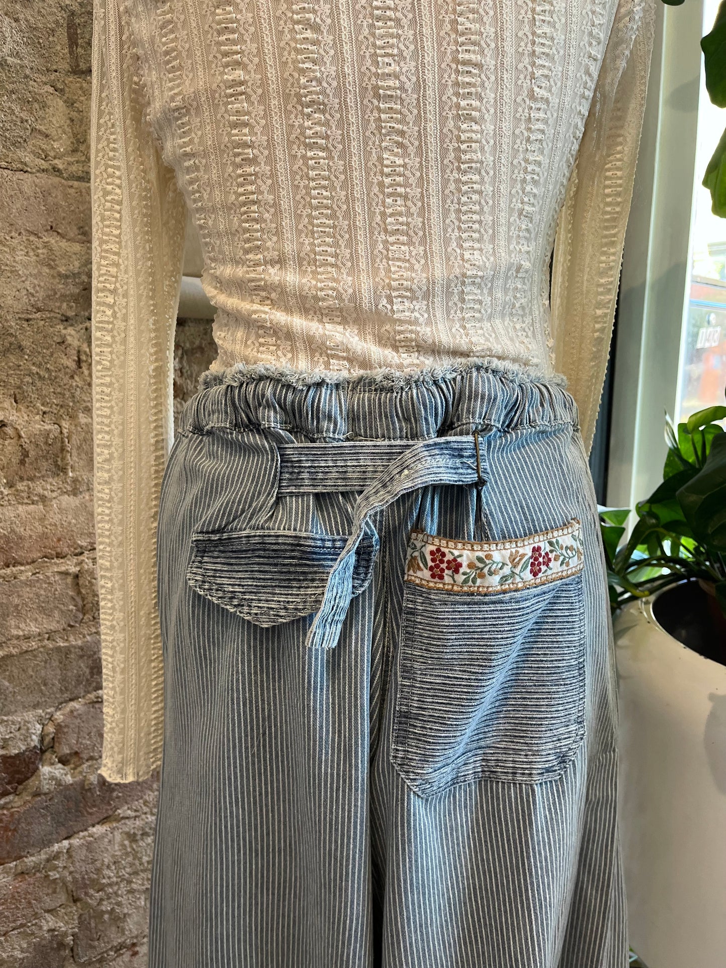 POL Floral Trim Pants