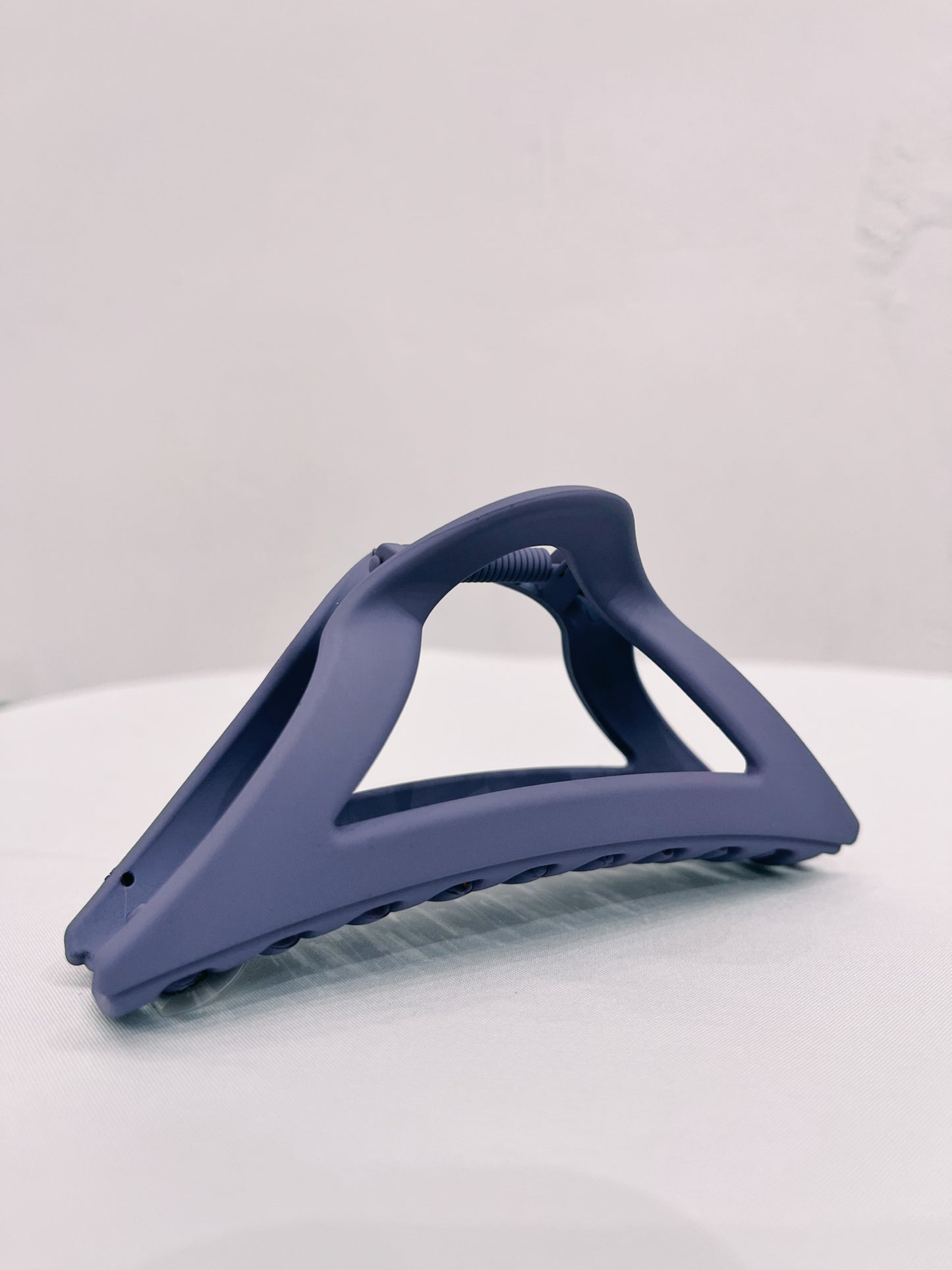 Curved Triangle Hair Clip