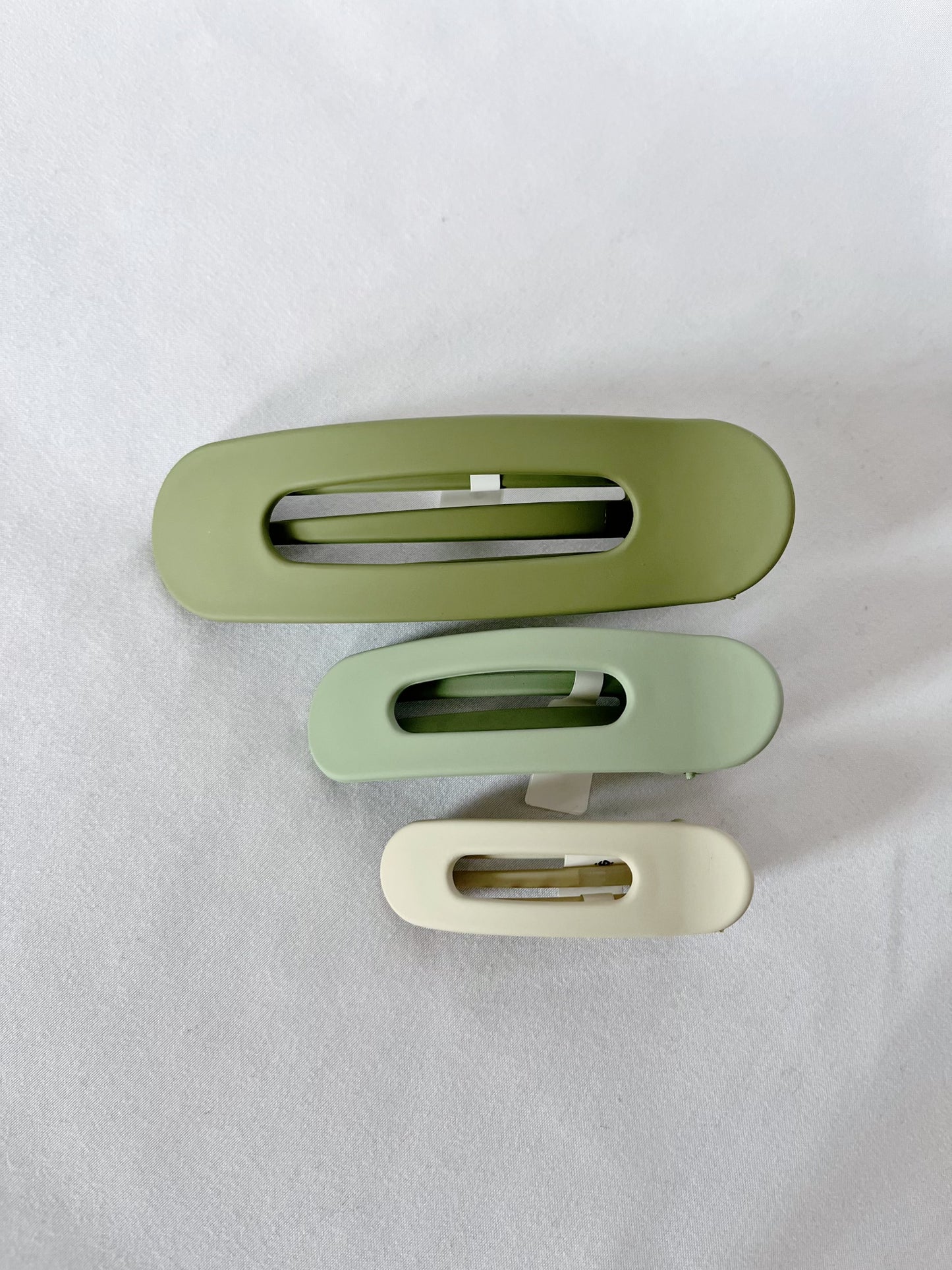 Flat Lay Hair Clips