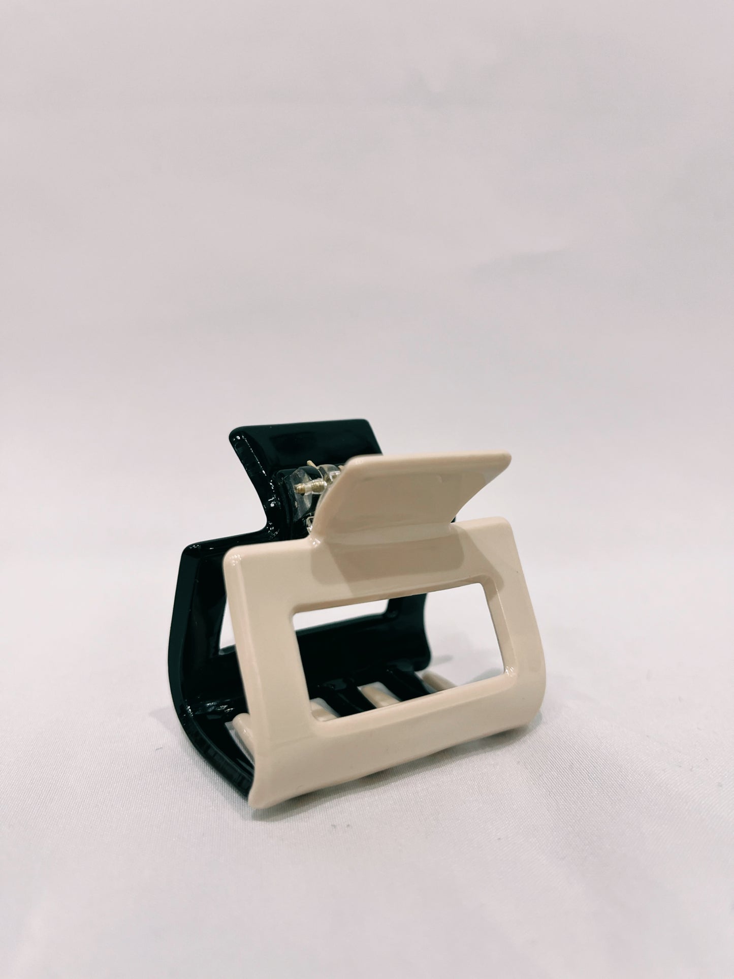 Contrast Square Mini Claw Clip