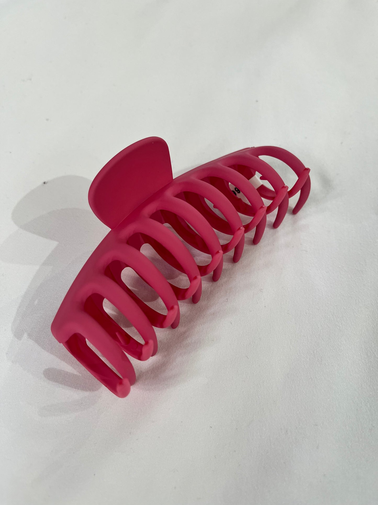 Oversized Matte Hair Claw