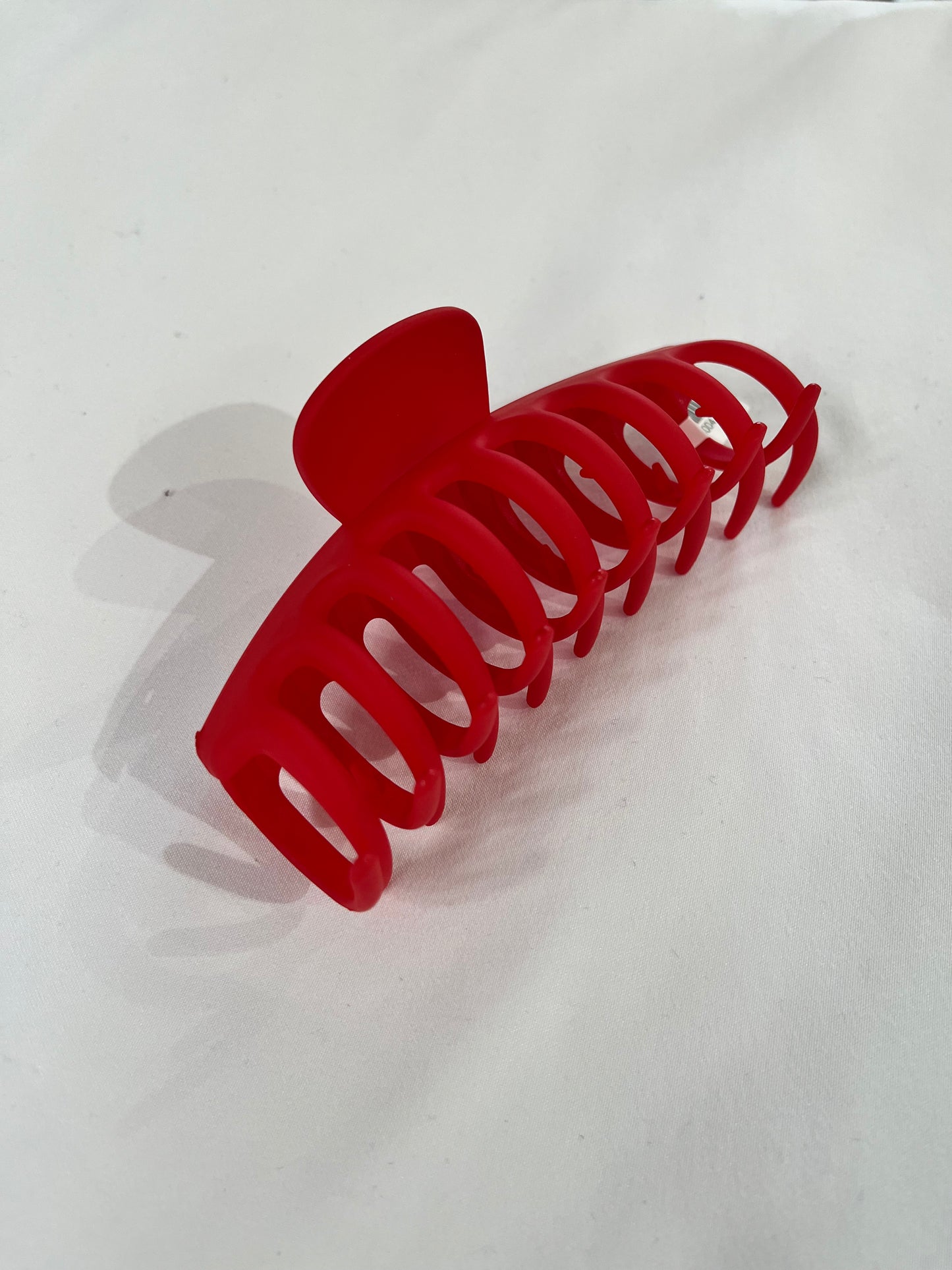 Oversized Matte Hair Claw