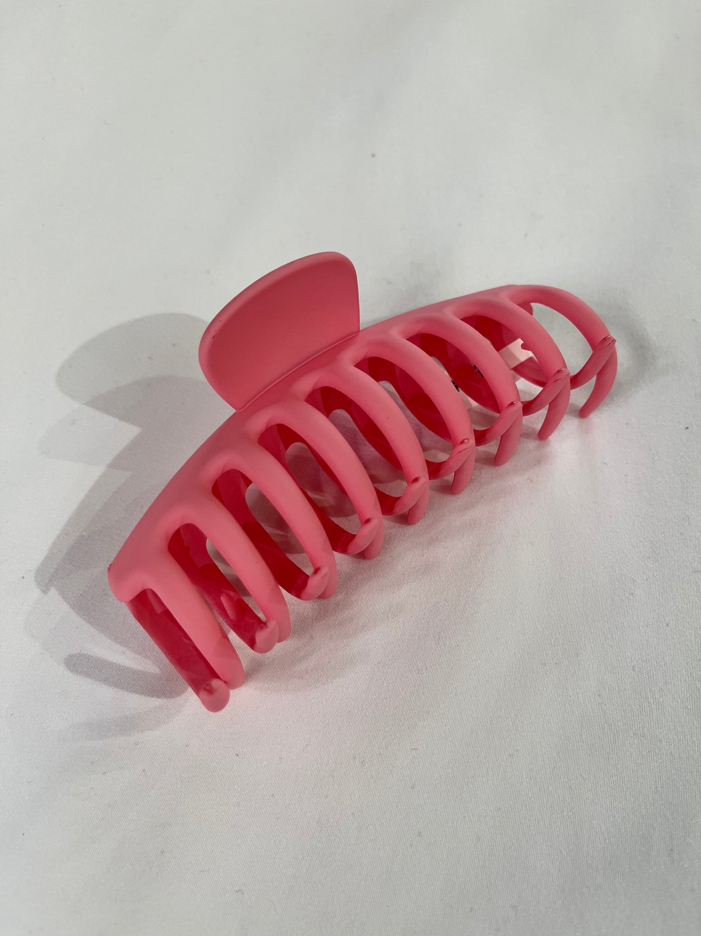 Oversized Matte Hair Claw
