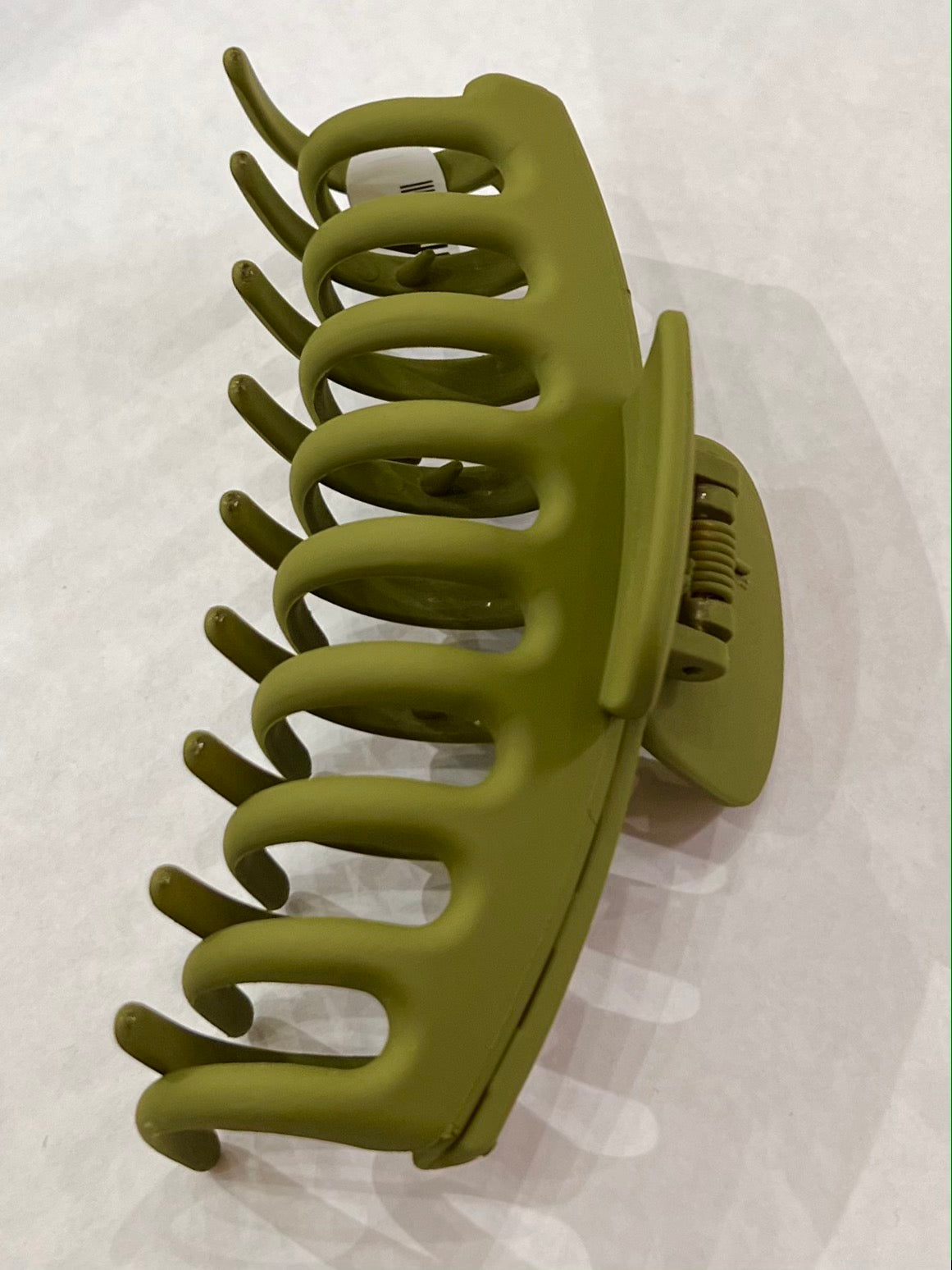 Oversized Matte Hair Claw