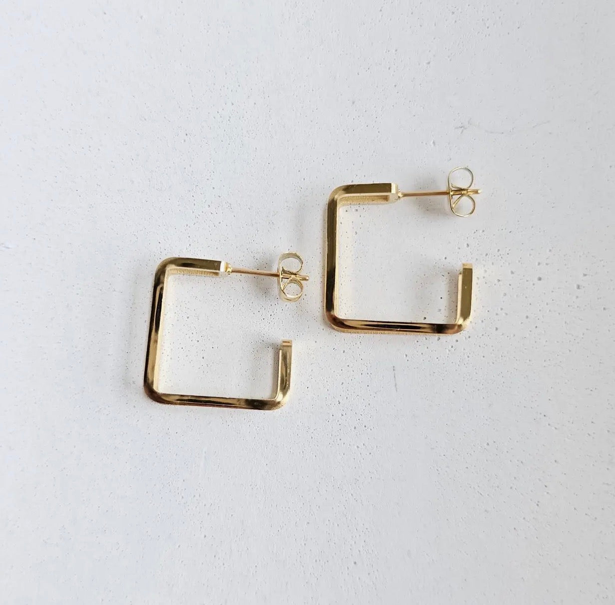 Luxe Gold Kamora Hoops
