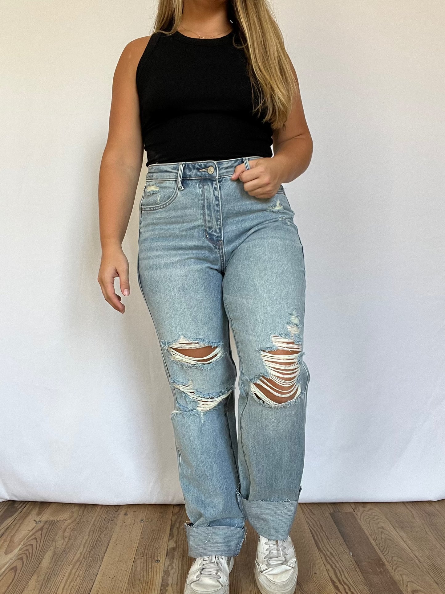 Judy Blue 90’s Distressed Straight Jean